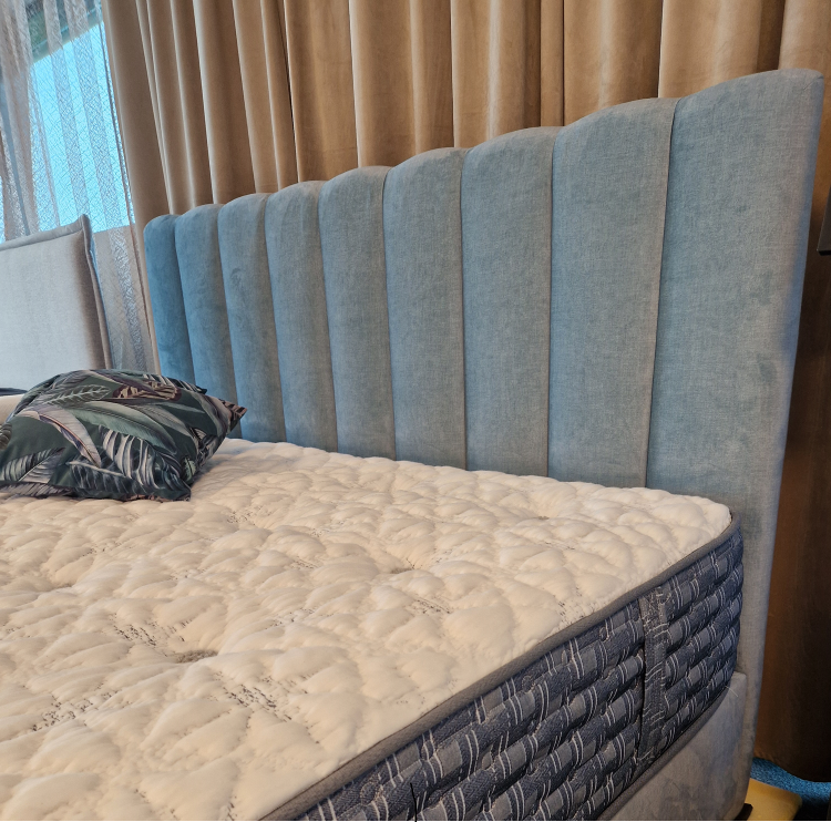 zagłówek Aloe w pasy.png