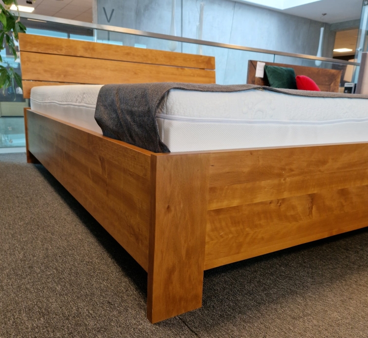 łóżko halden Olcha miodowa nóżki 10 cm.jpg