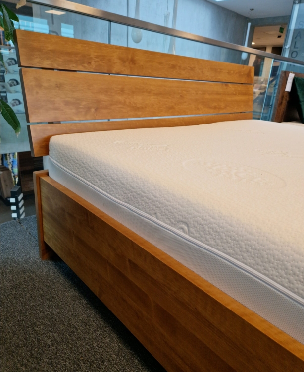 zagłówek drewniany łóżko Halden.jpg