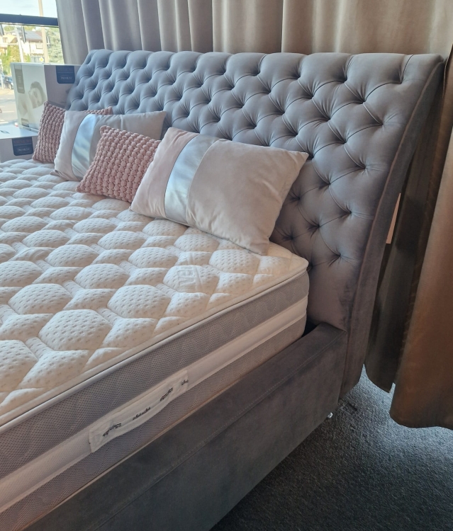 Zagłówek Łóżka Lopez z pikowaniem glamour.jpg