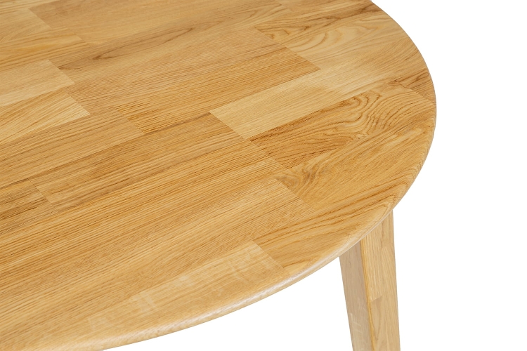 zbliżenie na detal krawędź stołu