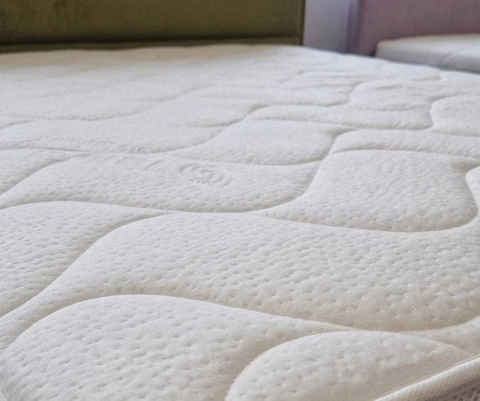 materac w pokrowcu tencel Hilding